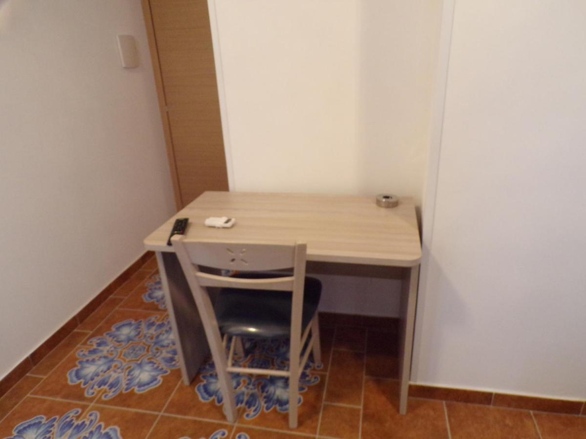 Nuova Aurora Rent Rooms Roccalumera Exterior foto