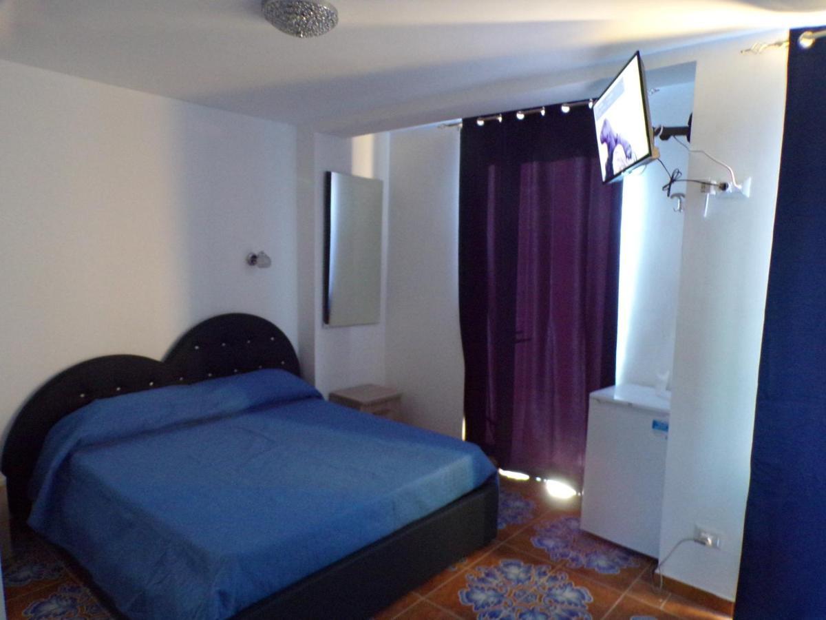 Nuova Aurora Rent Rooms Roccalumera Exterior foto