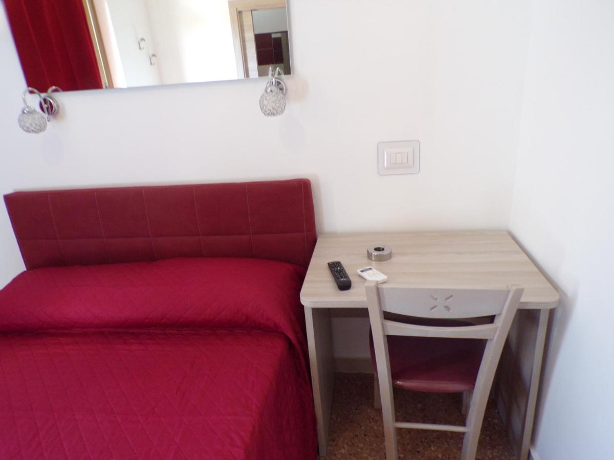 Nuova Aurora Rent Rooms Roccalumera Exterior foto