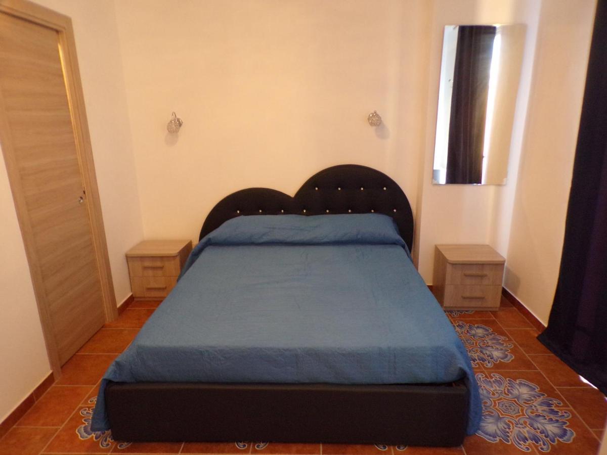 Nuova Aurora Rent Rooms Roccalumera Exterior foto